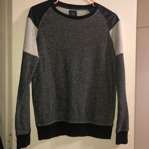 Zara Men’s Black/Grey pullover crewneck